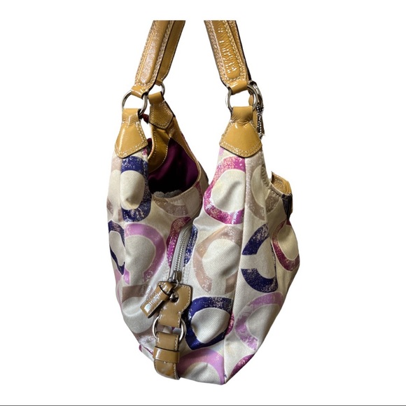 Coach - Picture 4 of 9